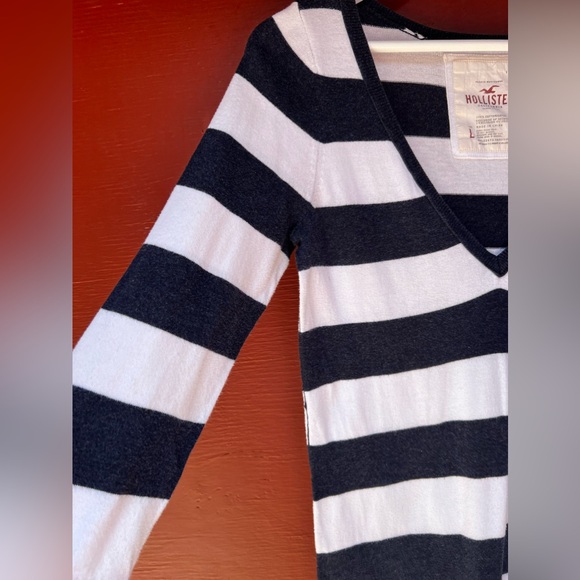 2009 Hollister 3/4" Sleeve Top - Picture 6 of 8